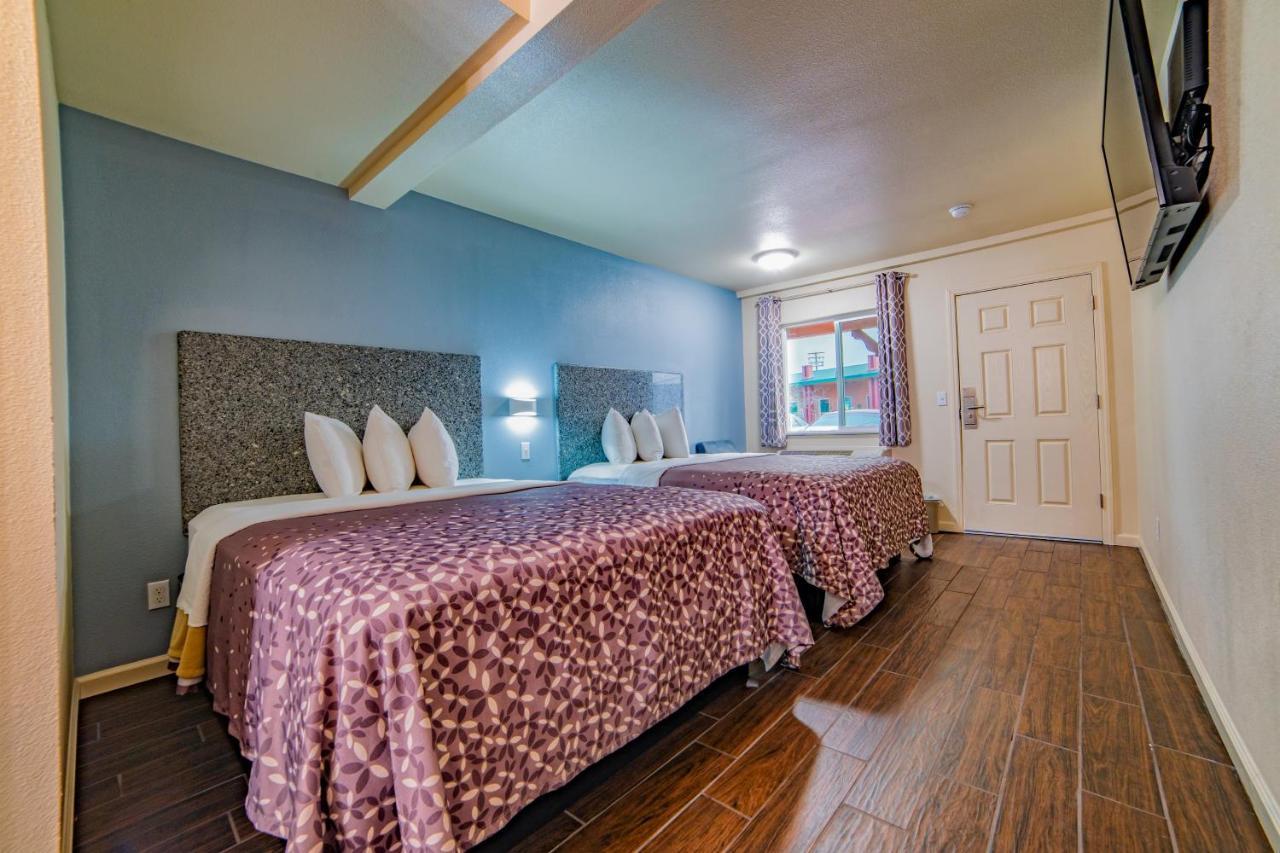Turlock Inn Экстерьер фото